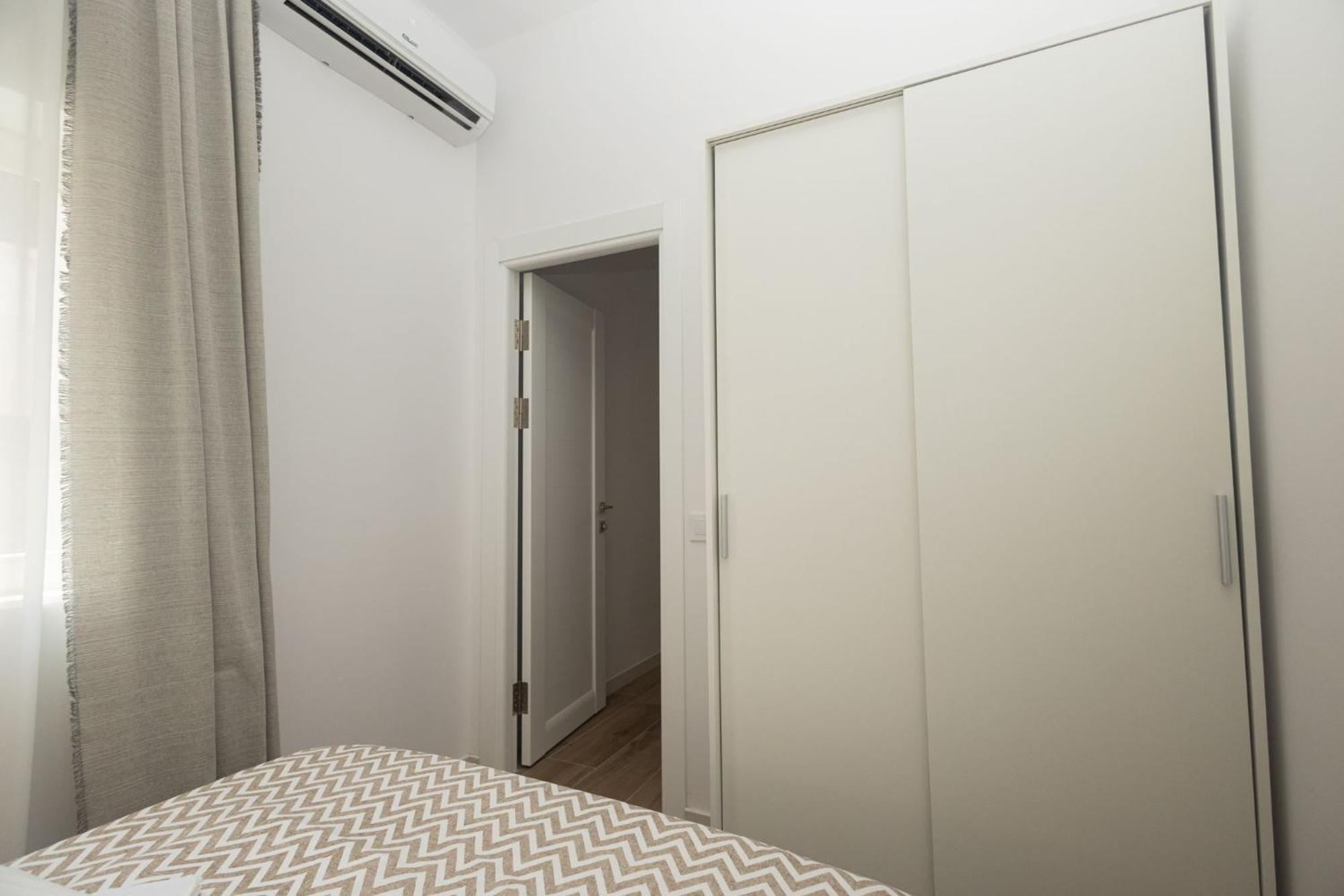 Ra Apartamentos Sevilla Alicante Dış mekan fotoğraf